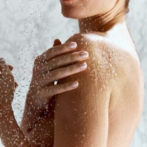 masturberen onder de douche